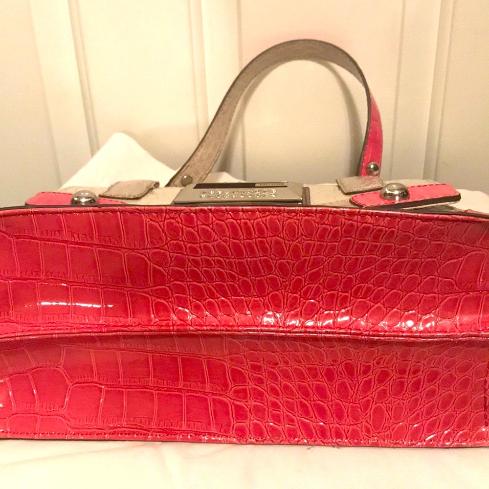 Guess Handbag - Picture 3 of 5